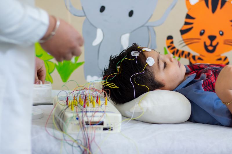 Elektroencefalografia u dzieci - wskazania i przygotowanie do badania EEG